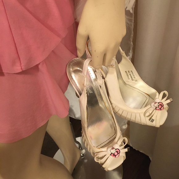 ADORABLE pin up style vintage y2k heels with hello kitty puff hearts! - Picture 3 of 12